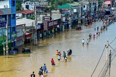 Sri Lanka's Peak Tourism Season Hit by Cyclone Ditwah