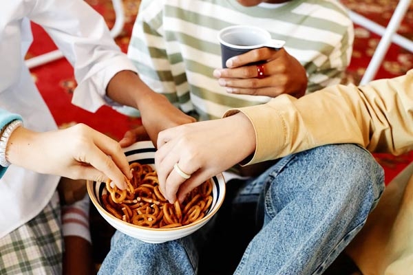 How Indian Snacking Habits can Impact Gut Health?