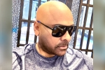 Chiranjeevi bald head, Chiranjeevi, chiranjeevi surprises tollywood in a new look, Kcr