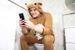 Phone Usage on Toilet, Phone Usage on Toilet diseases, using your phone on the toilet will invite a painful disease, Backlog